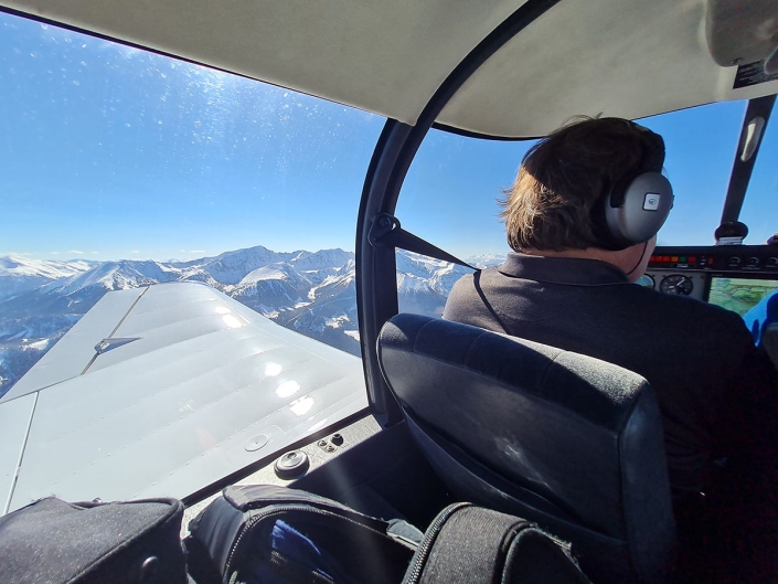 Harry Schobesberger im Flugzeug